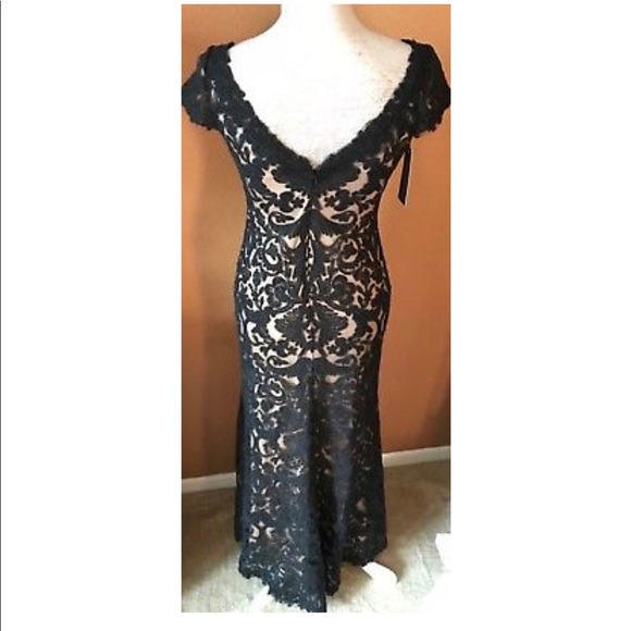 SOLD! Tadashi Shoji Lace Mermaid Gown - ChicEwe - Picture 3 of 6